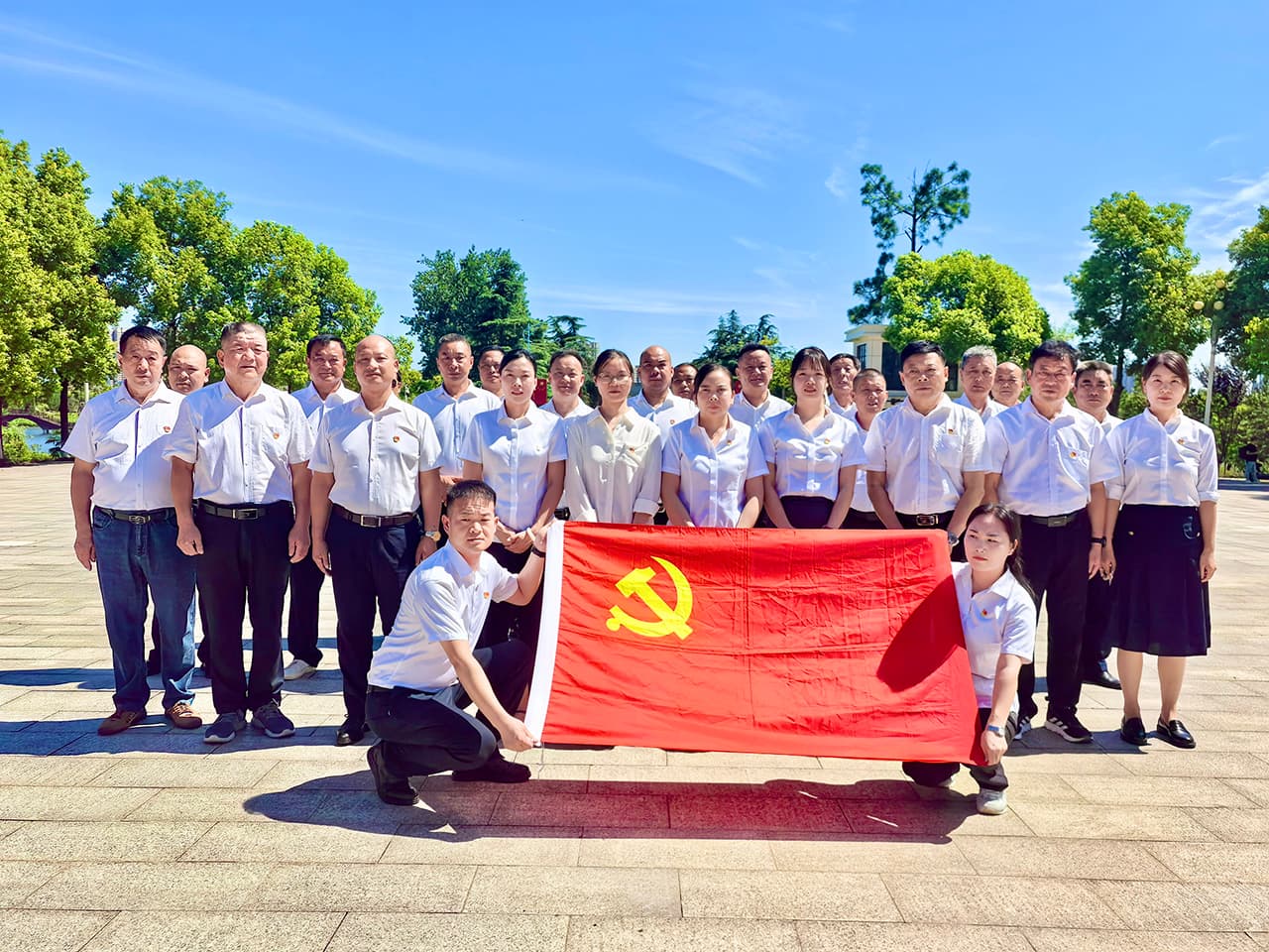 追尋先烈光輝路，凝聚奮進新力量 ——湖北宜居環境黨支部開展 “七一” 主題黨日活動